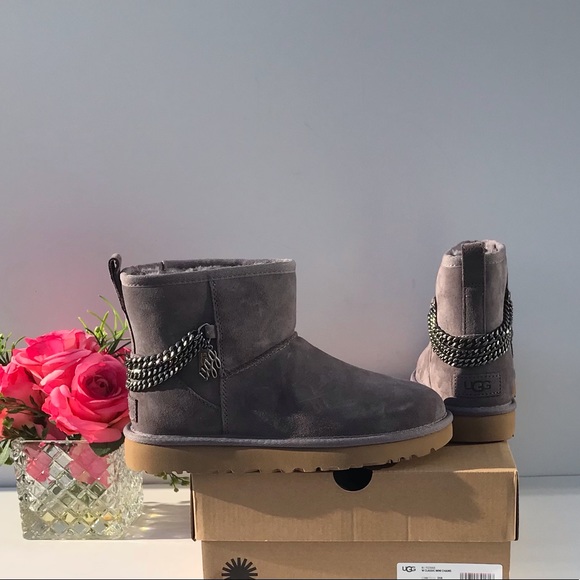 UGG Classic Mini Chains - Picture 2 of 10